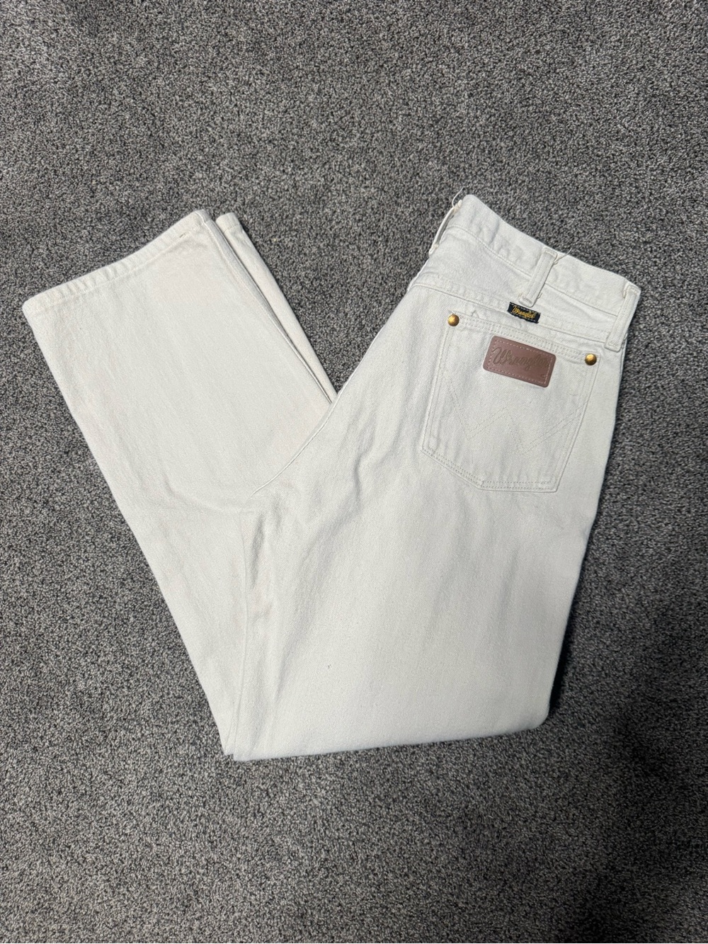 Wrangler vintage 1980s Cream-White Denim Jeans with Leather Patch